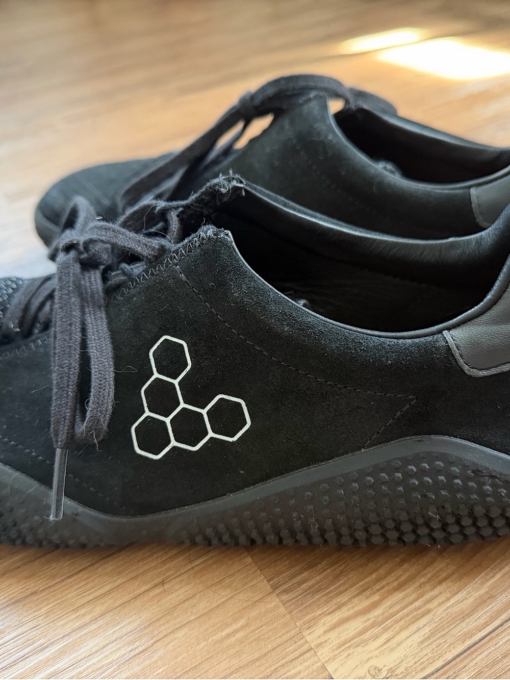 Vivo barefoot- Motus studio sneaker leather. - Picture 8 of 12